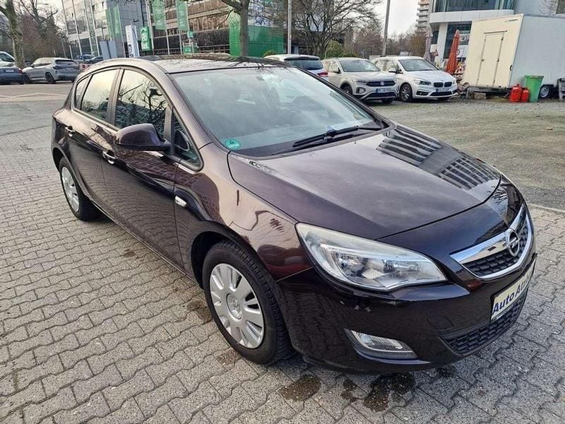 Gebraucht Opel Astra 120 PS (88 kW) 2012 Schwarz Limousine