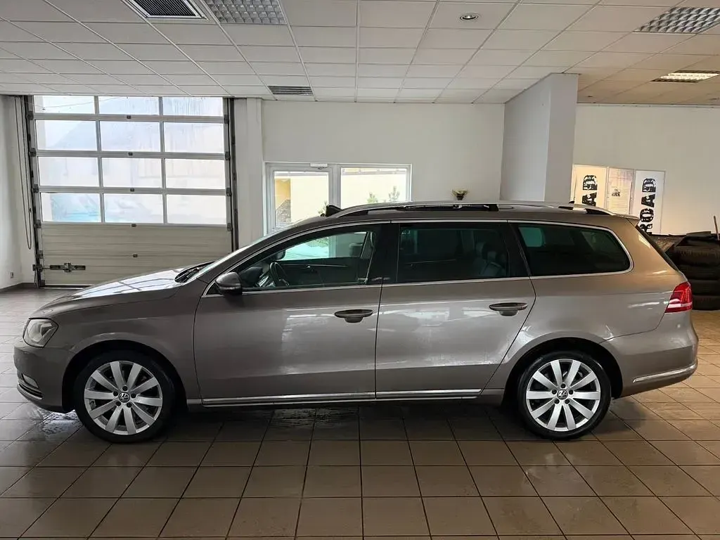 Usata VW Passat Highline 170 CV (125 kW) 2011 Marrone Station wagon