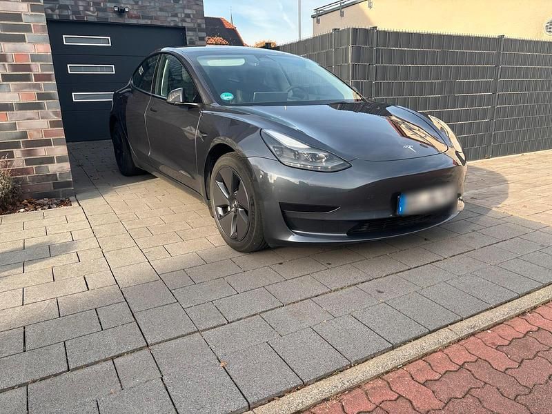 Gebraucht Tesla Model 3 Standard Range 239 kW (325 PS) 2022 Silber Limousine