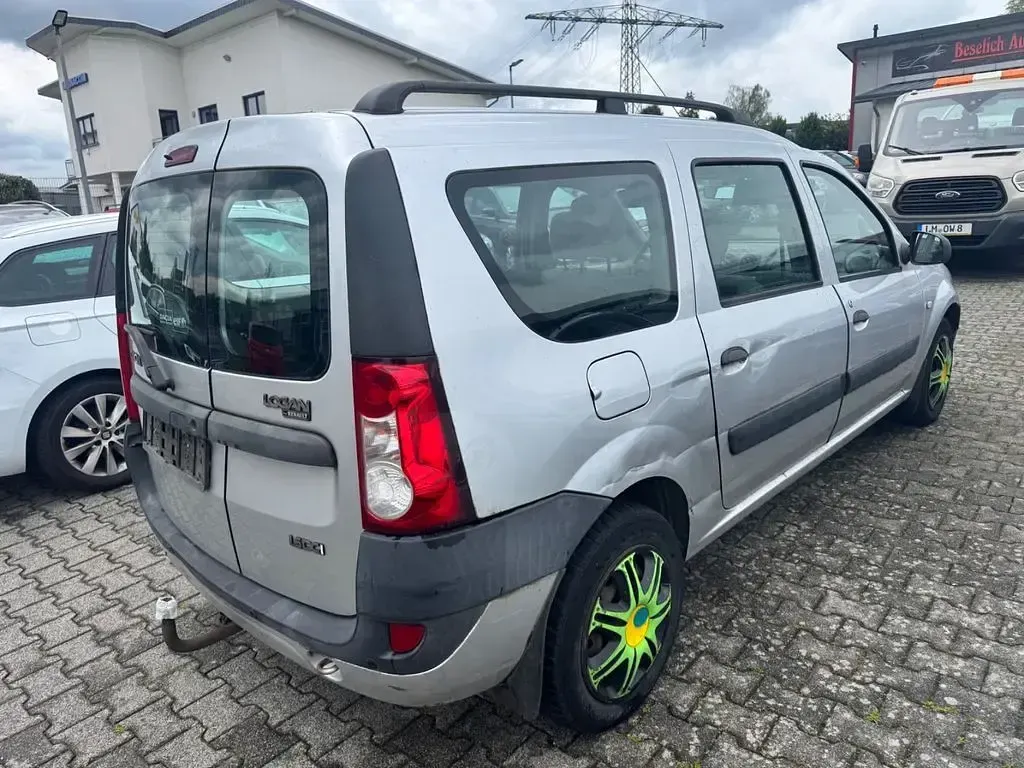 Gebraucht Dacia Logan MCV Lauréate 86 PS (63 kW) 2008 Grau Kombi