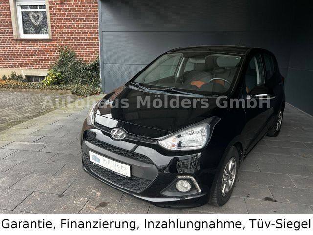 Schwarz Gebraucht 2016 Hyundai i10 Passion Plus Kleinwagen | 11.450 € (Etwas zu teuer) - Bild 1/4