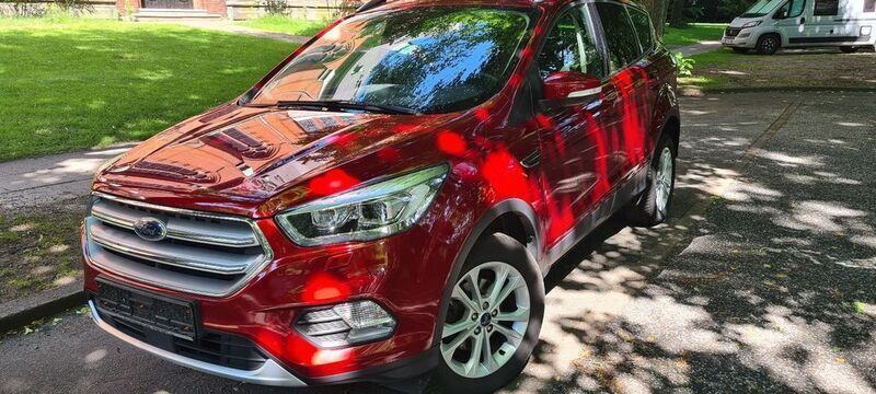Rot Gebraucht 2019 Ford Kuga Titanium SUV | 15.500 € (Superpreis) - Bild 1/4