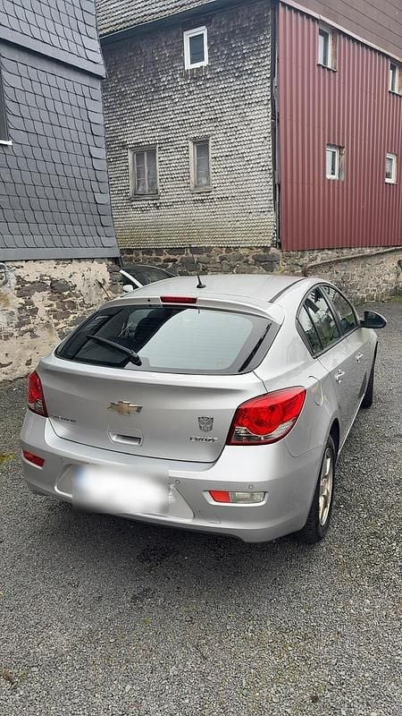 Gebraucht Chevrolet Cruze 125 PS (91 kW) 2012 Silber Limousine