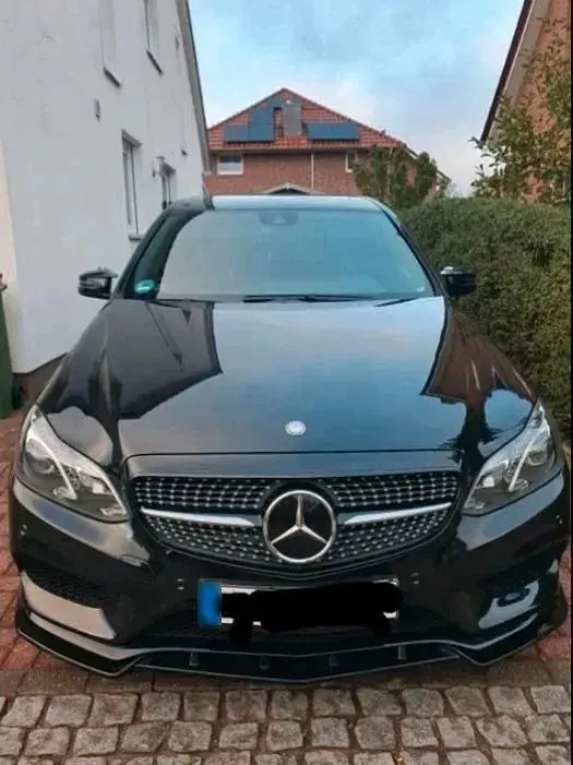 Gebraucht Mercedes E220 AMG line 170 PS (125 kW) 2013 Schwarz Limousine
