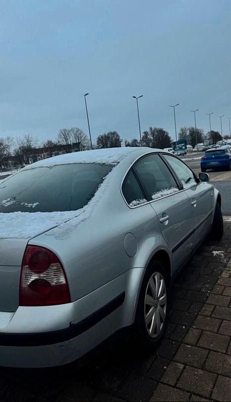 Gebraucht VW Passat 102 PS (75 kW) 2002 Silber Limousine