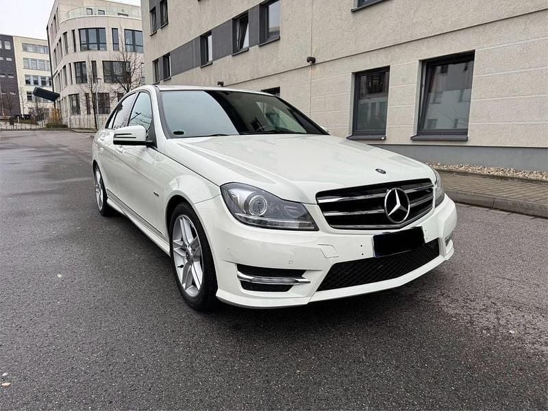 Weiß Gebraucht 2012 Mercedes C180 Avantgarde Limousine | 12.999 € (Fairer Preis) - Bild 1/4
