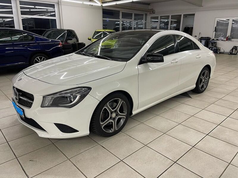 Weiß Gebraucht 2015 Mercedes CLA250 Limousine | 21.399 € (Fairer Preis) - Bild 1/4