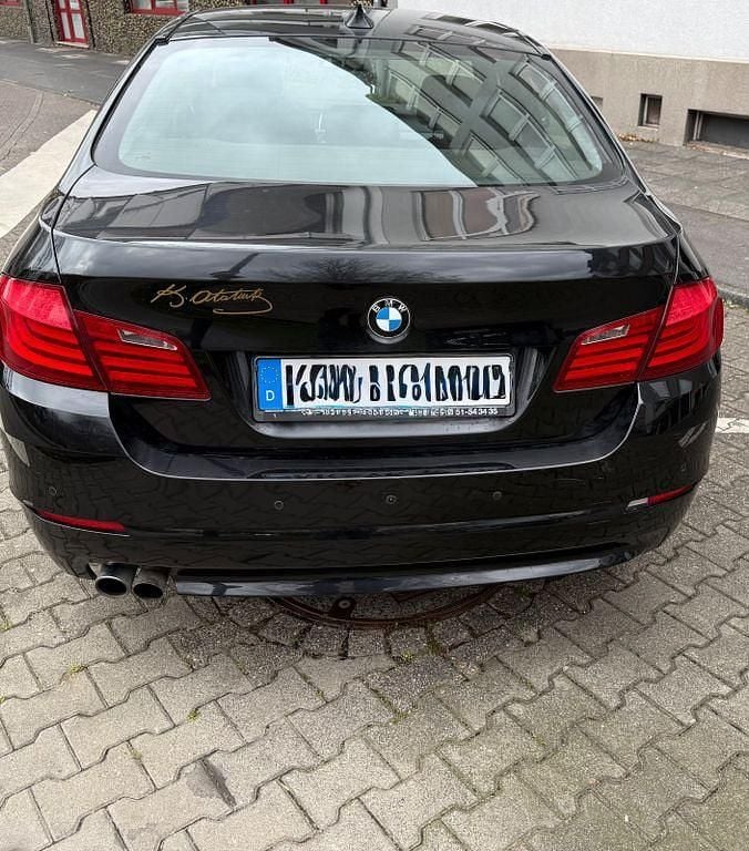 Gebraucht BMW 520 184 PS (135 kW) 2010 Schwarz Limousine