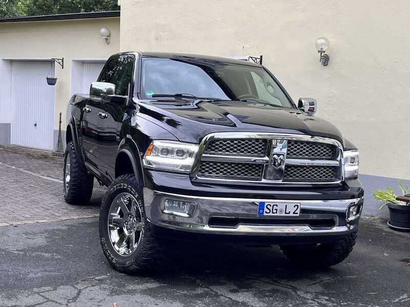 Schwarz Gebraucht 2011 Dodge Ram Abholung | 32.900 € - Bild 1/4