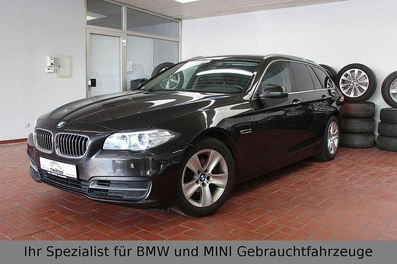 Gebraucht BMW 520 Performance 190 PS (139 kW) 2016 Jatoba metallic Kombi