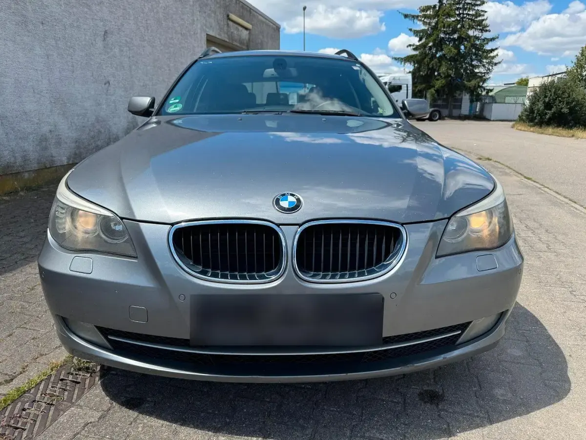 Gebraucht BMW 520 177 PS (130 kW) 2007 Grau Kombi