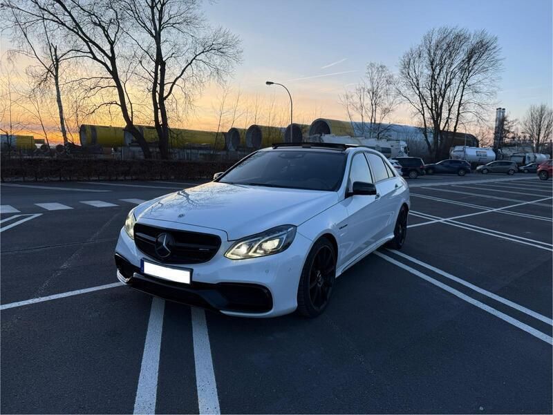 Weiß Gebraucht 2014 Mercedes E63 AMG AMG Limousine | 33.800 € (Fairer Preis) - Bild 1/4