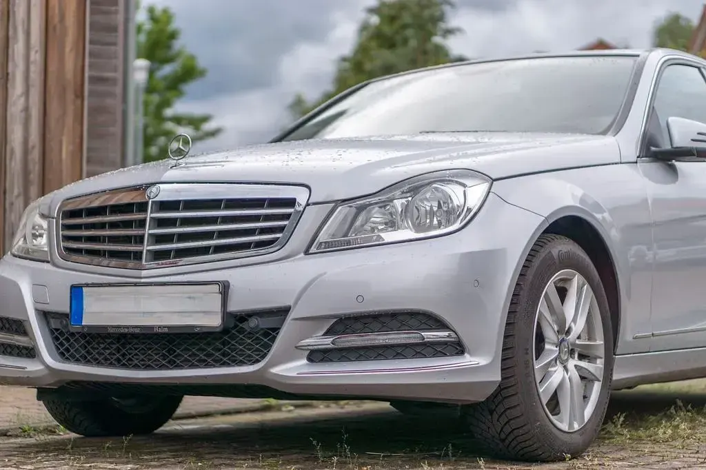 Gebraucht Mercedes 220 170 PS (125 kW) 2013 Silber Limousine