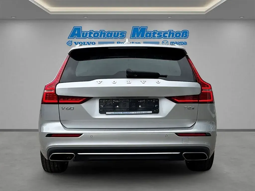 Gebraucht Volvo V60 Inscription 250 PS (183 kW) 2019 Silber Kombi