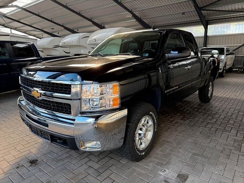 Schwarz Gebraucht 2007 Chevrolet 2500 SUV | 24.200 € - Bild 1/4