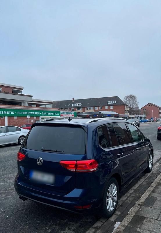 Gebraucht VW Touran 150 PS (110 kW) 2017 Blau Van / Kleinbus