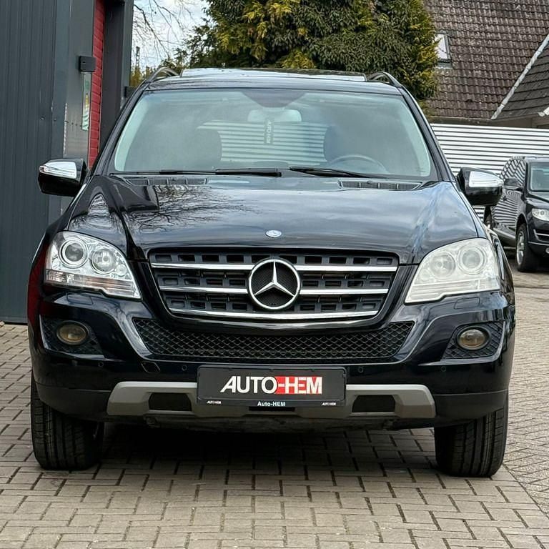 Gebraucht Mercedes ML350 224 PS (164 kW) 2009 Schwarz SUV