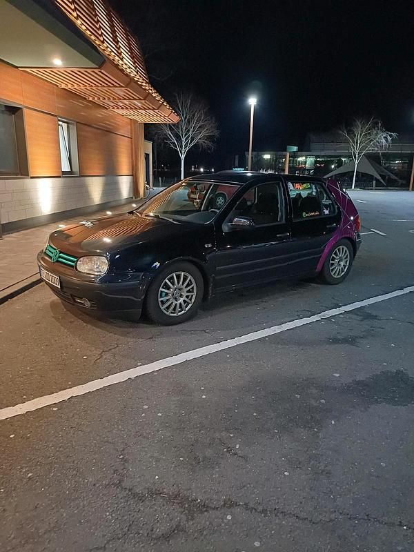 Gebraucht VW Golf IV 75 PS (55 kW) 1999 Schwarz Kleinwagen