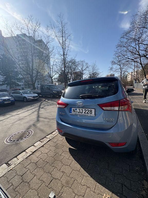 Gebraucht Hyundai ix20 Classic 90 PS (66 kW) 2011 Blau Kleinwagen