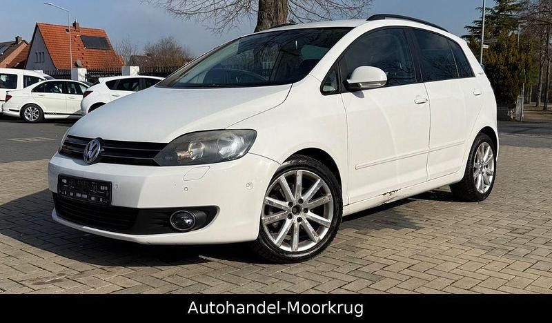 Gebraucht VW Golf VI Team 105 PS (77 kW) 2010 Weiß Kleinwagen
