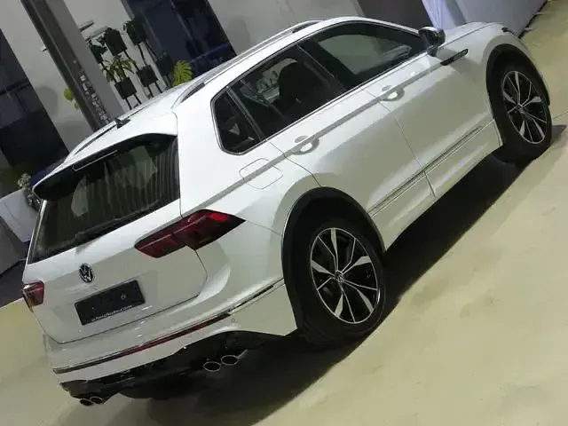 Gebraucht VW Tiguan R 320 PS (235 kW) 2024 Pure white SUV