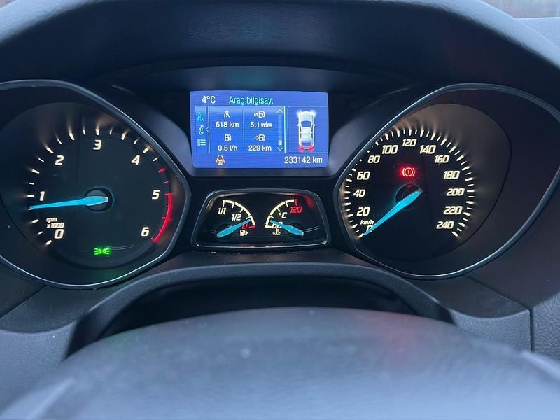 Gebraucht Ford Focus 85 PS (62 kW) 2013 Weiß Kombi