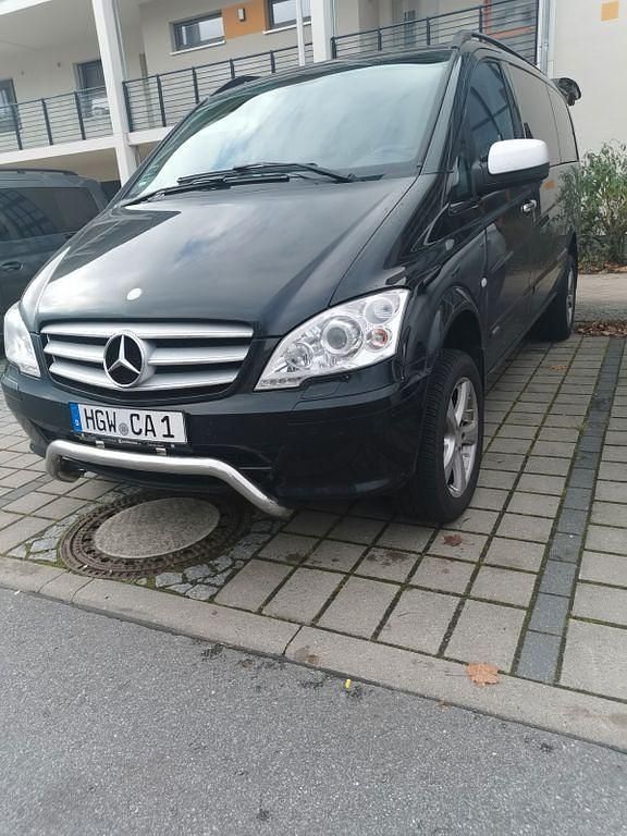 Schwarz Gebraucht 2011 Mercedes Vito Van / Kleinbus | 13.999 € (Fairer Preis) - Bild 1/4