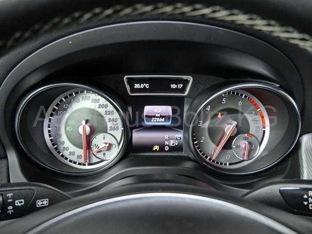 Gebraucht Mercedes GLA180 Urban 122 PS (89 kW) 2016 Grau SUV