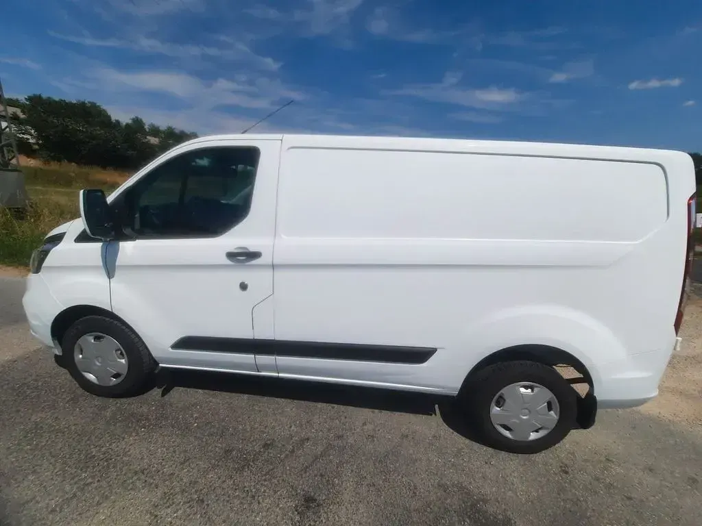Gebraucht Ford Transit Custom 131 PS (96 kW) 2022 Weiß Van / Kleinbus