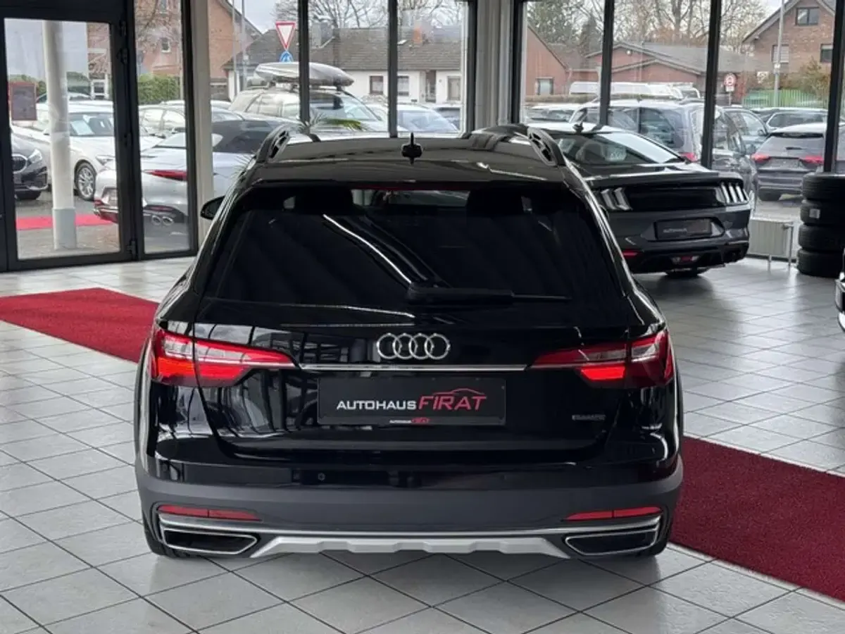Używany Audi A4 Allroad 204 KM (150 kW) 2023 Czarny Kombi