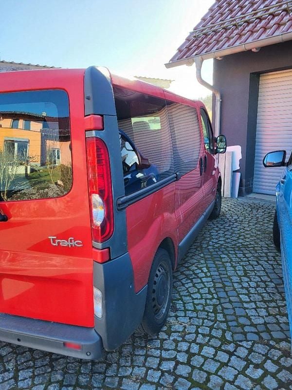 Gebraucht Renault Trafic 145 PS (106 kW) 2008 Rot Van / Kleinbus