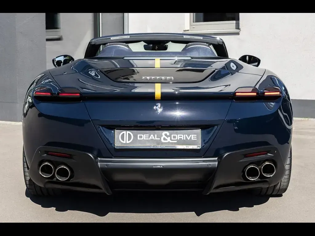 Second-hand Ferrari Roma 620 CP (456 kW) 2026 Albastru Cabrio