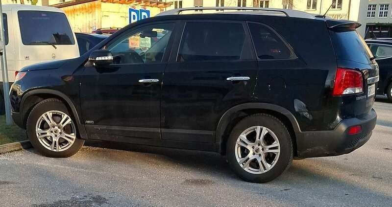 Schwarz Gebraucht 2011 Kia Sorento Spirit SUV | 13.700 € - Bild 1/1