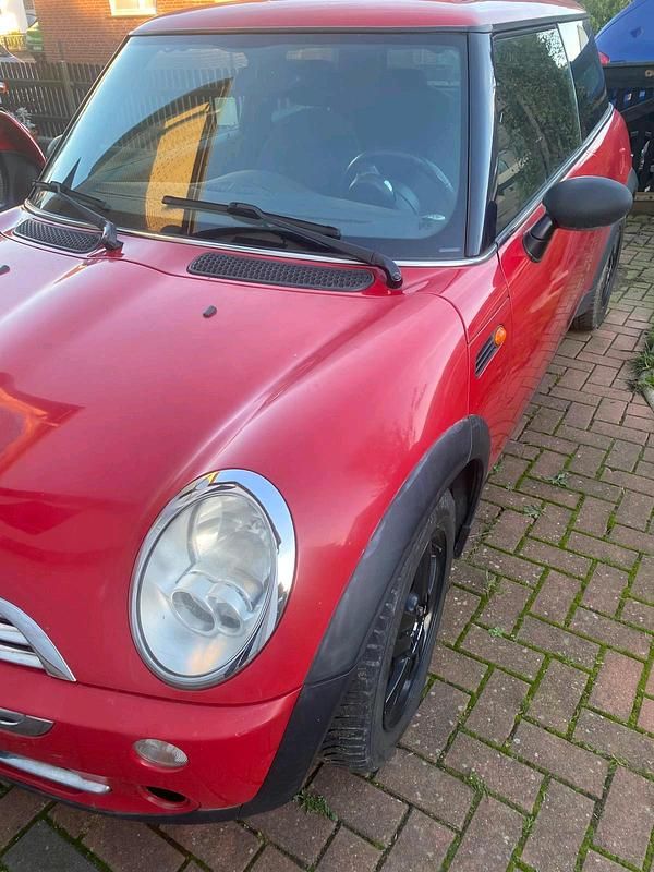 Rot Gebraucht 2004 Mini ONE Kleinwagen | 1.450 € (Superpreis) - Bild 1/4