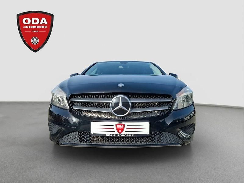 Gebraucht Mercedes A180 Style 122 PS (89 kW) 2014 Schwarz Limousine