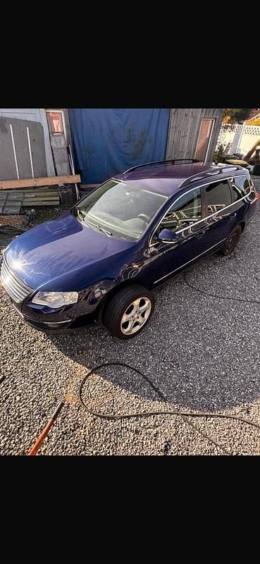 Blau Gebraucht 2006 VW Passat Kombi | 950 € (Superpreis) - Bild 1/1