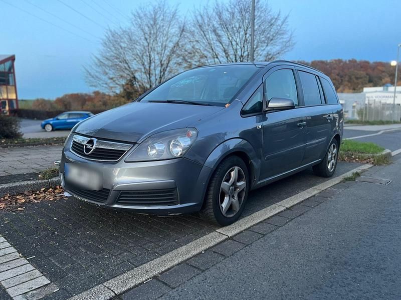 Grau Gebraucht 2007 Opel Zafira Van / Kleinbus | 900 € (Superpreis) - Bild 1/4