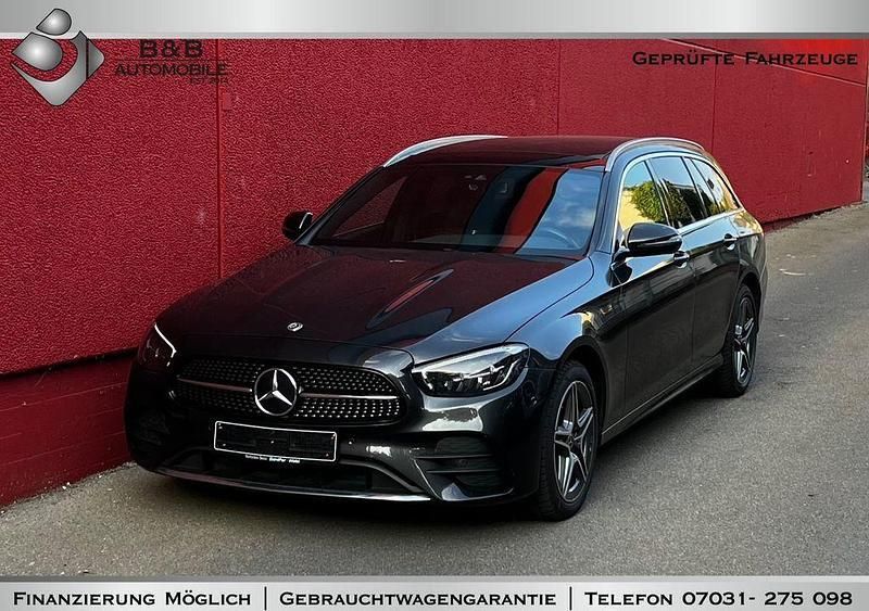 Grau Gebraucht 2022 Mercedes E300 AMG line Limousine | 29.490 € (Guter Preis) - Bild 1/4