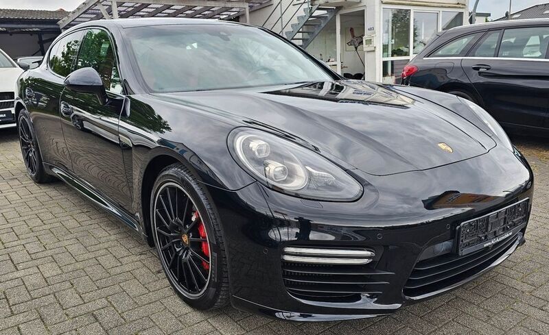 Schwarz Gebraucht 2015 Porsche Panamera Turbo Chrono Limousine | 46.999 € (Fairer Preis) - Bild 1/4