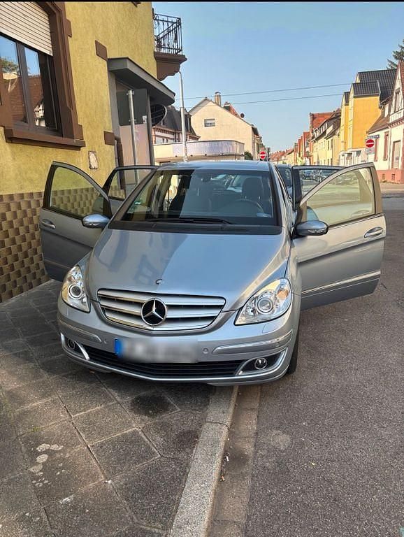 Schwarz Gebraucht 2006 Mercedes B200 Van / Kleinbus | 5.500 € (Teuer) - Bild 1/4