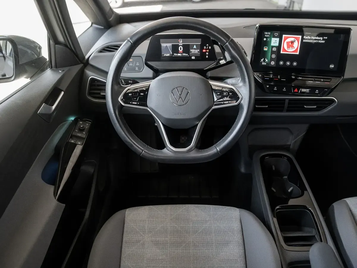 Second-hand VW ID.3 Pure 110 kW (150 CP) 2022 Negru Hatchback
