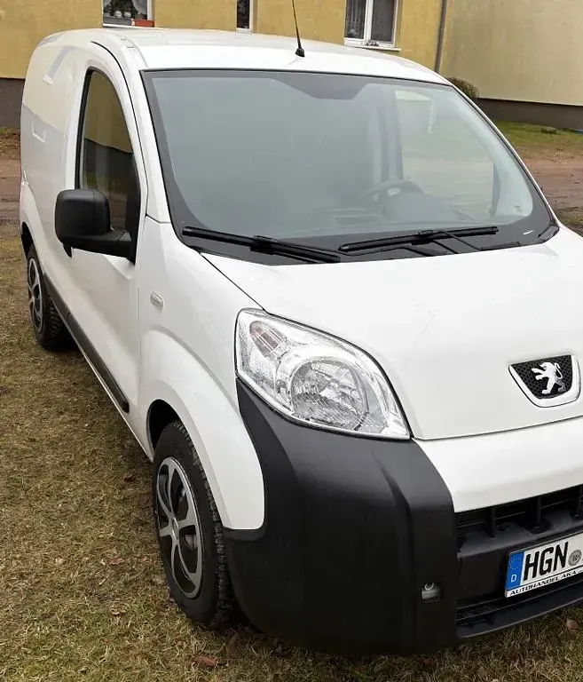 Gebraucht Peugeot Bipper 73 PS (53 kW) 2013 Weiß Van / Kleinbus