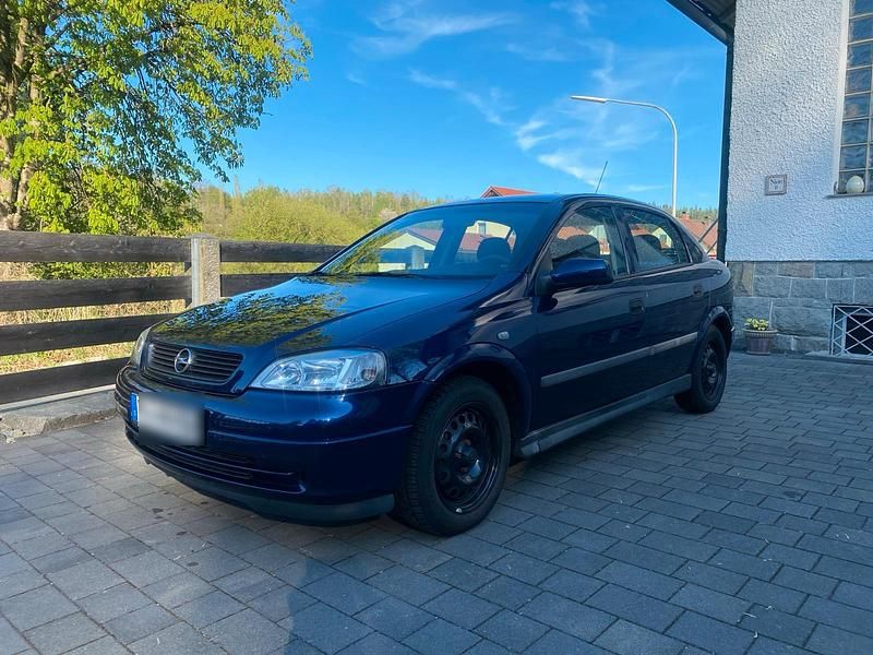 Blau Gebraucht 1999 Opel Astra Limousine | 2.650 € (Teuer) - Bild 1/4