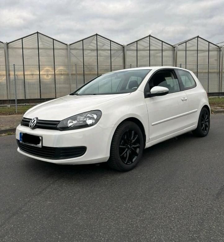 Weiß Gebraucht 2009 VW Golf VI Limousine | 4.800 € (Fairer Preis) - Bild 1/4