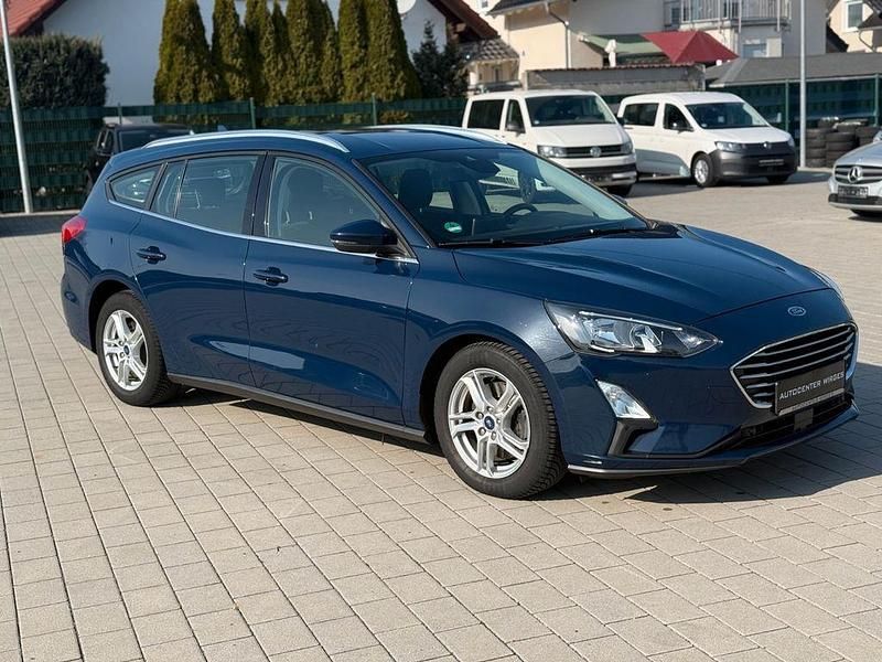 Gebraucht Ford Focus Cool & Connect 120 PS (88 kW) 2019 Blau Limousine