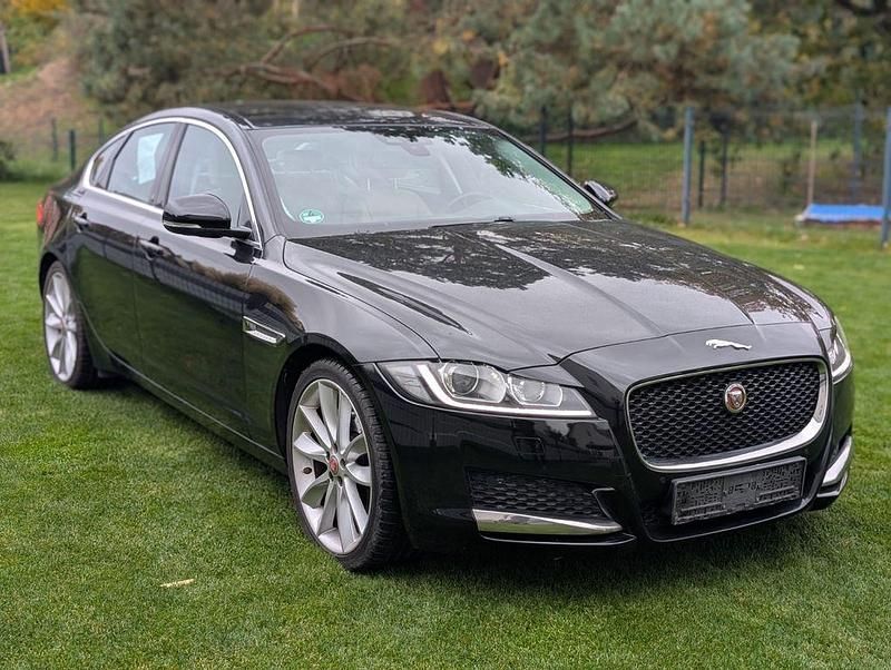 Schwarz Gebraucht 2016 Jaguar XF Limousine | 15.000 € (Etwas zu teuer) - Bild 1/4