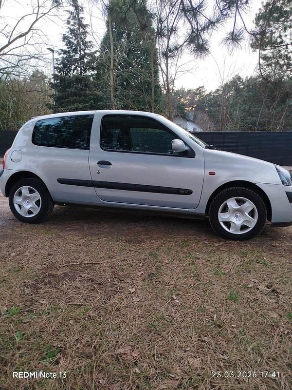 Gebraucht Renault Clio II 75 PS (55 kW) 2002 Grau Kleinwagen