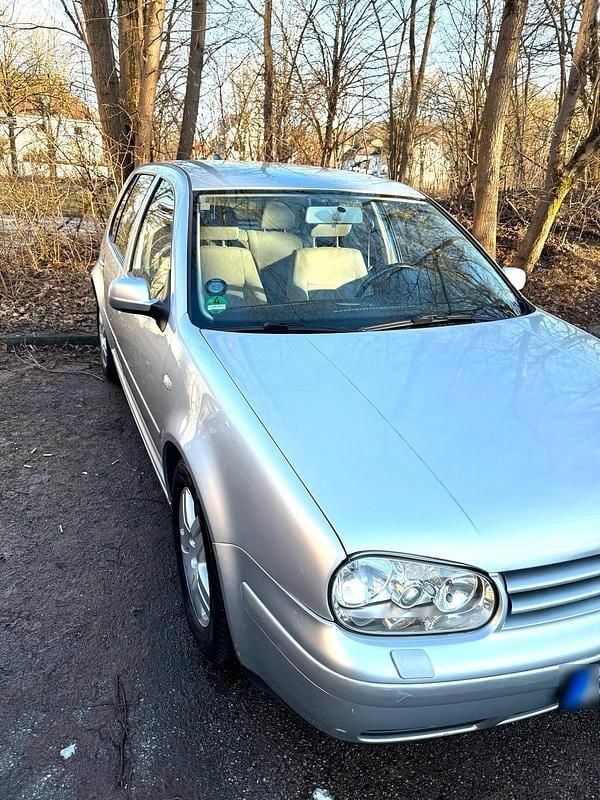 Gebraucht VW Golf IV 116 PS (85 kW) 2002 Silber Kleinwagen