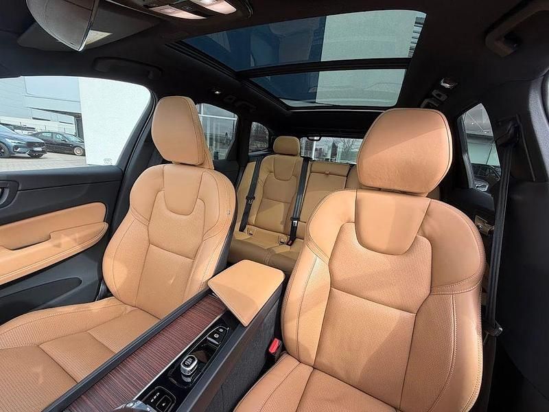 Gebraucht Volvo XC60 Plus 197 PS (144 kW) 2023 Blau SUV