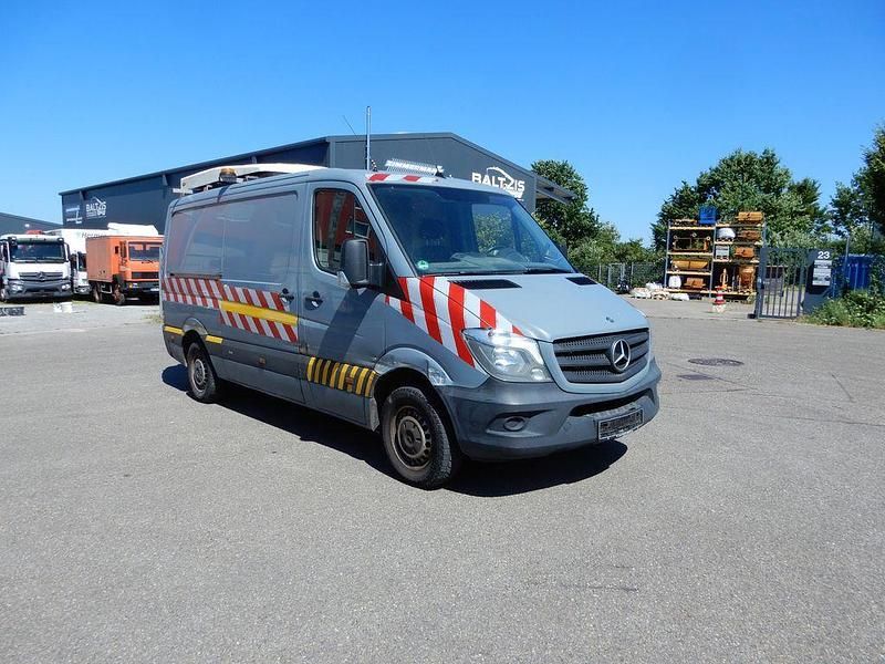Gebraucht Mercedes Sprinter 163 PS (119 kW) 2014 Blau Van
